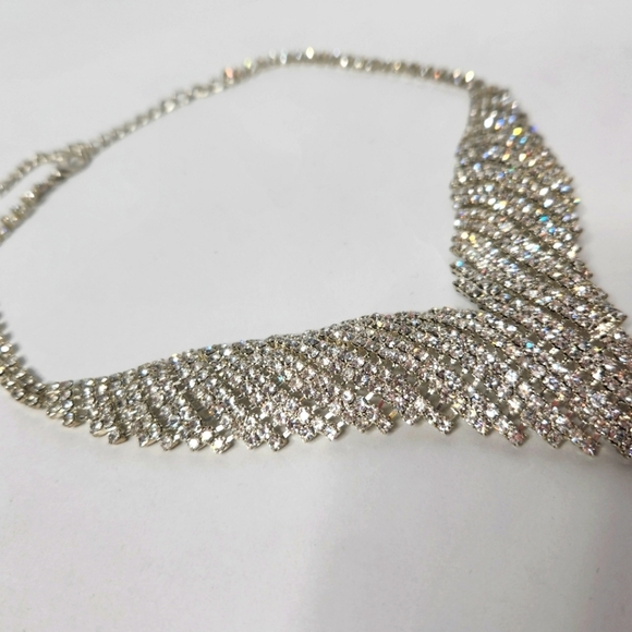 Women's Rhinestone Statement Necklace Silvertoned Bridal - Picture 3 of 5